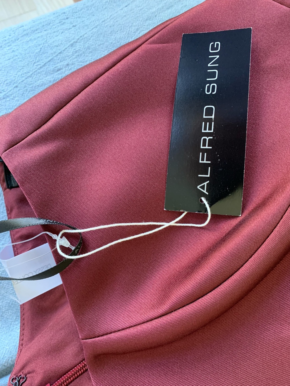 Alfred Sung Bow Detail One Shoulder Satin Twill Column Gown Burgundy NWT Size 2 - Picture 5 of 6